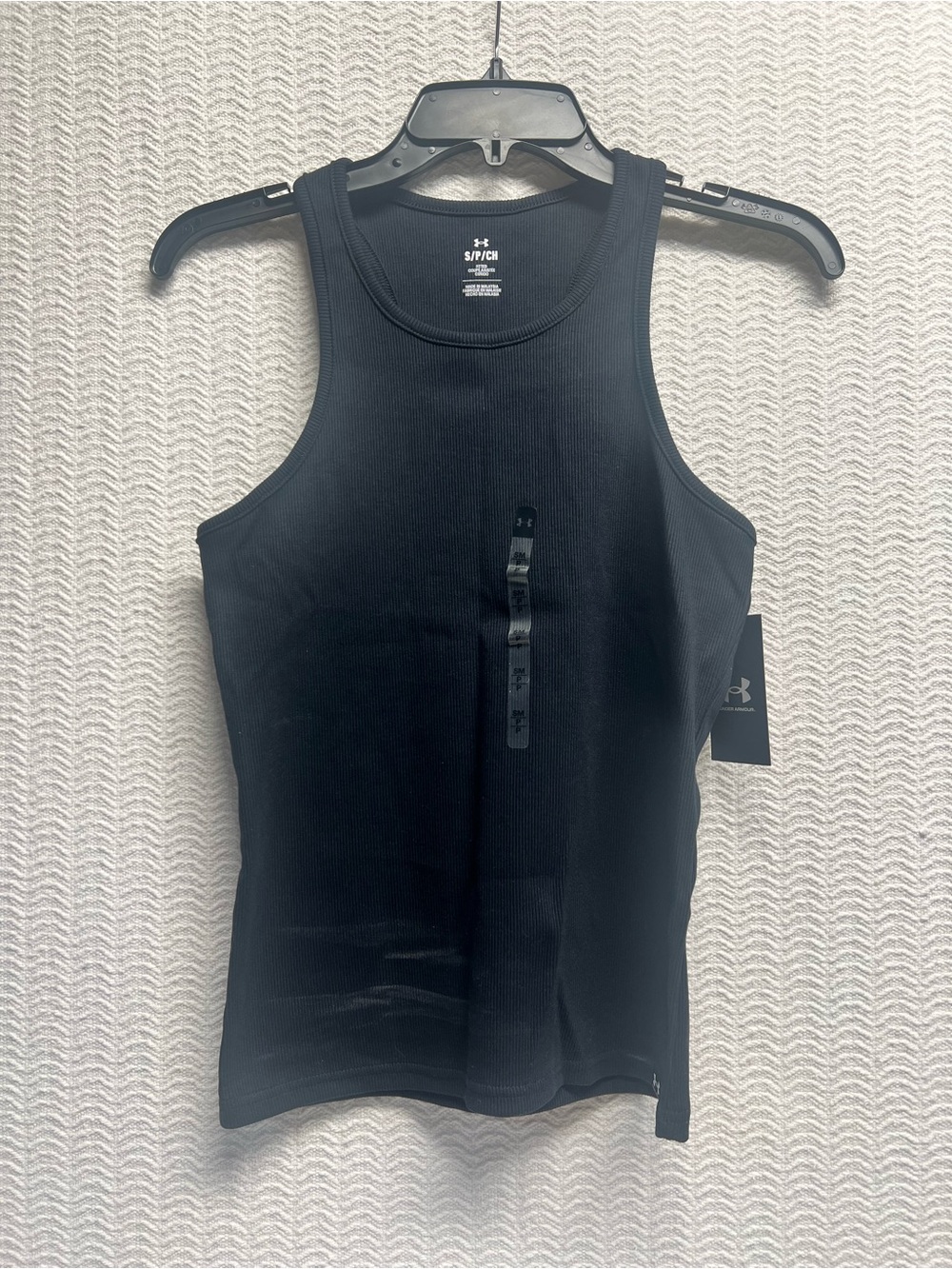 under armour / black rival rib tank size small